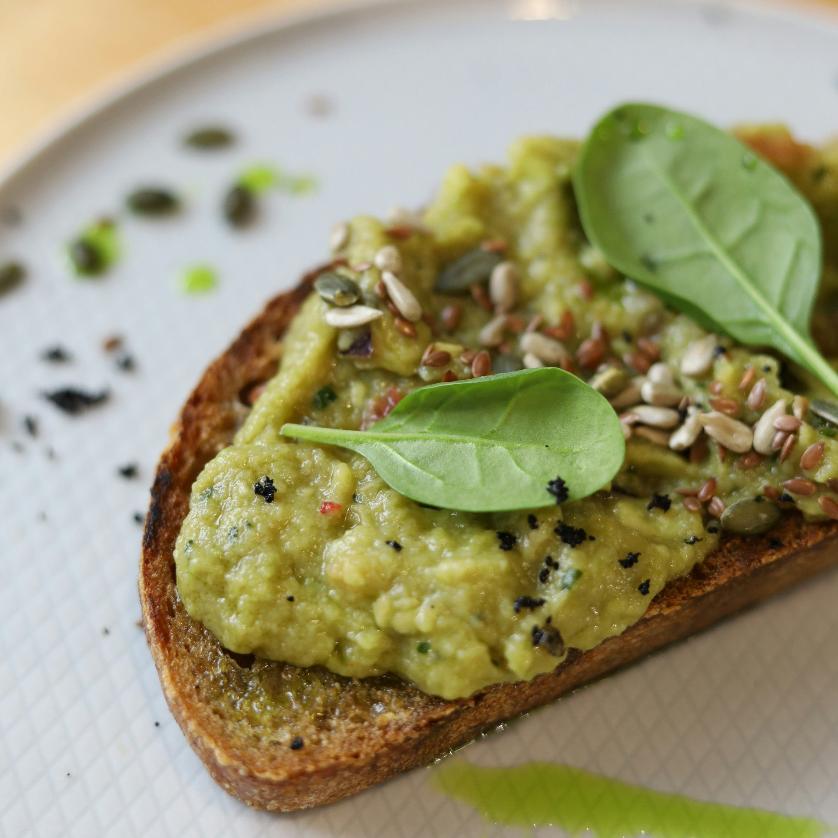 Sandwich met romige avocado-spread