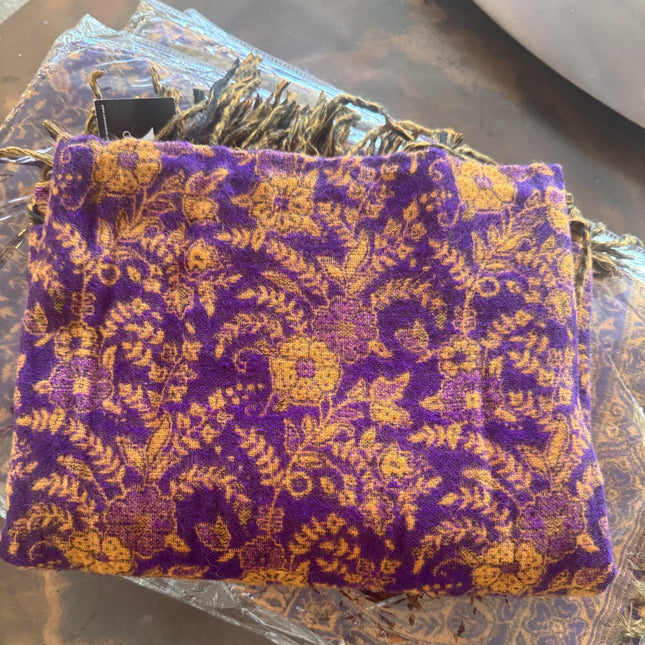 Ultra zachte donkerpaarse/gouden sjaal en meditatiedeken in één