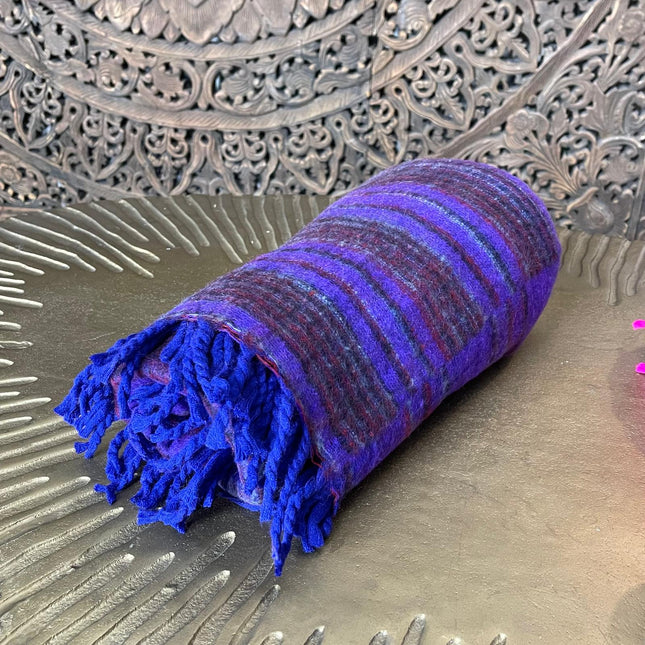 Ultra zachte paarse sjaal en meditatiedeken in één